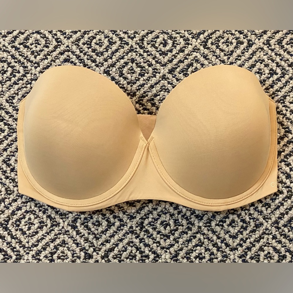 🎉 NWOT! 🎉 Calvin Klein 34DD Nude Bra